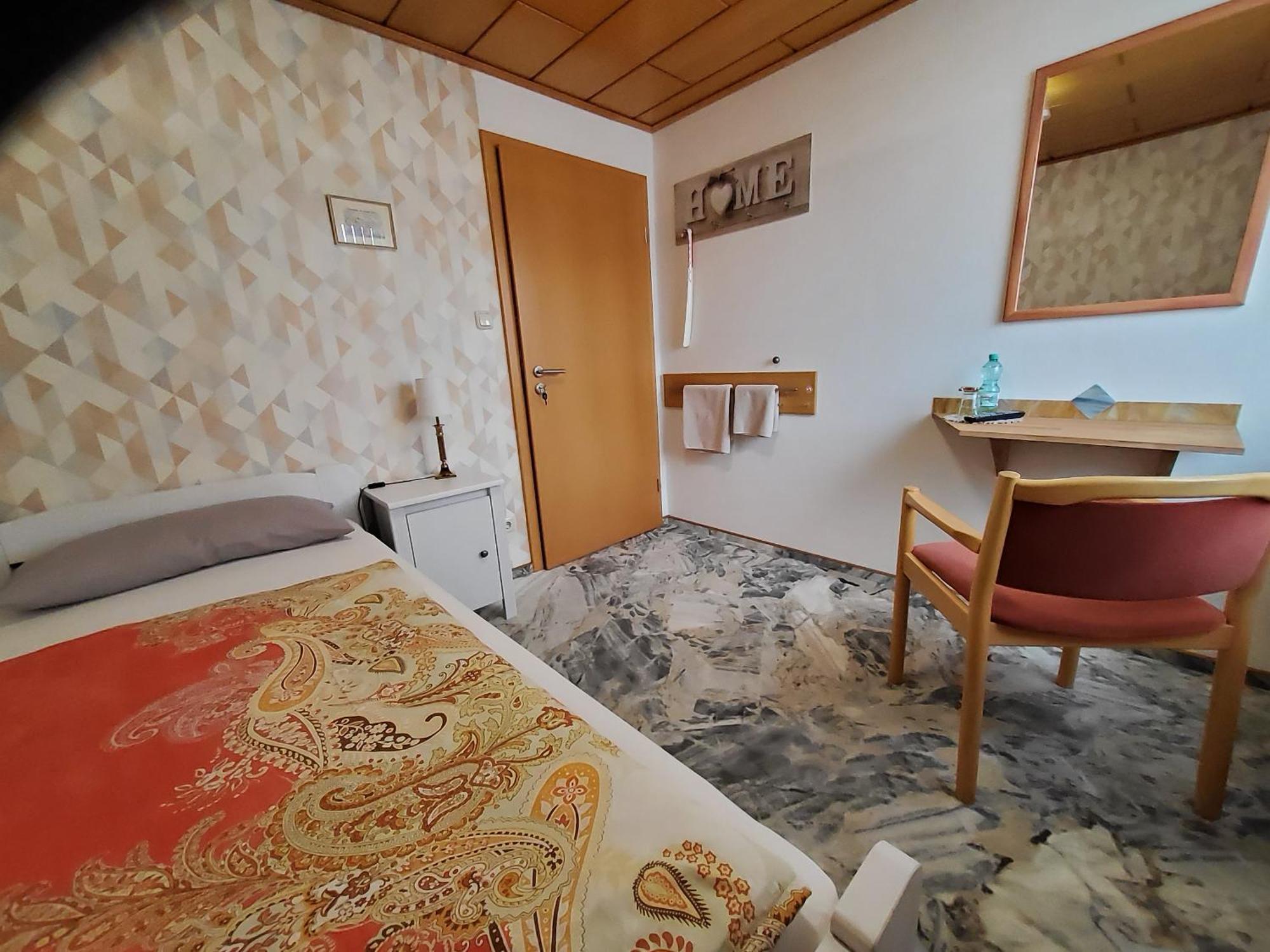 B & B Gaestehaus Schmidt Lichtenberg  Экстерьер фото